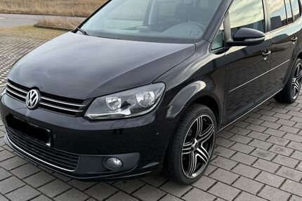 VW Touran 295.000 km 4.490 &euro; Halle Saale 06124