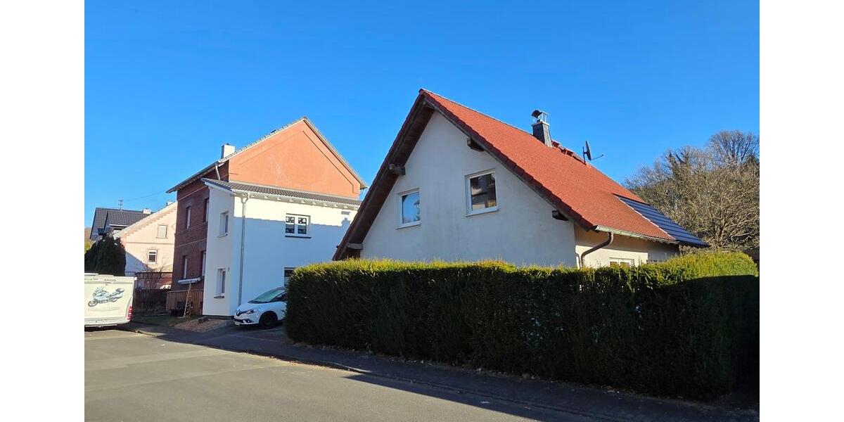 Einfamilienhaus Siegen Dillnhütten - 4 Zimmer, 113 m&sup2;, 1.350&euro; | Angebot:25483421