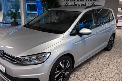VW Touran 80.300 km 23.980 &euro; Edewecht 26188