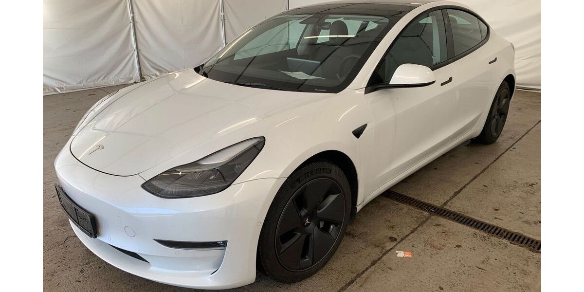Tesla Model 3 45.278 km 26.950 &euro; Steinbach-Hallenberg OT Herges-Hallenberg 98587