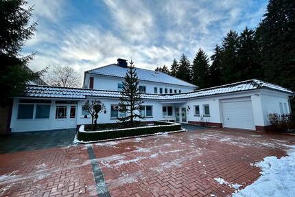 Haus Essen (Oldenburg) - 9 Zimmer, 437 m&sup2;, 770.000&euro; | Angebot:24374795