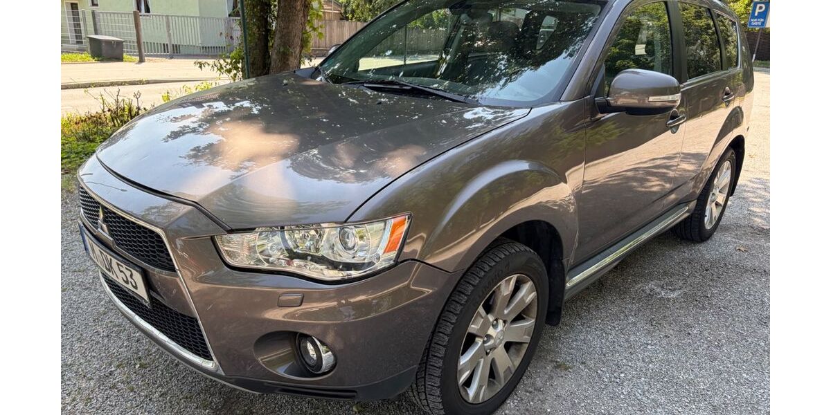Mitsubishi Outlander 176.666 km 5.999 &euro; München 81929