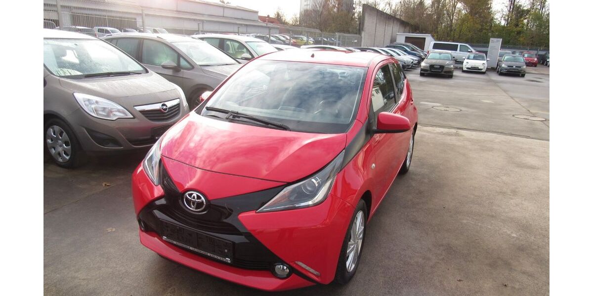 Toyota Aygo (X) 94.700 km 7.990 &euro; Leverkusen 51371