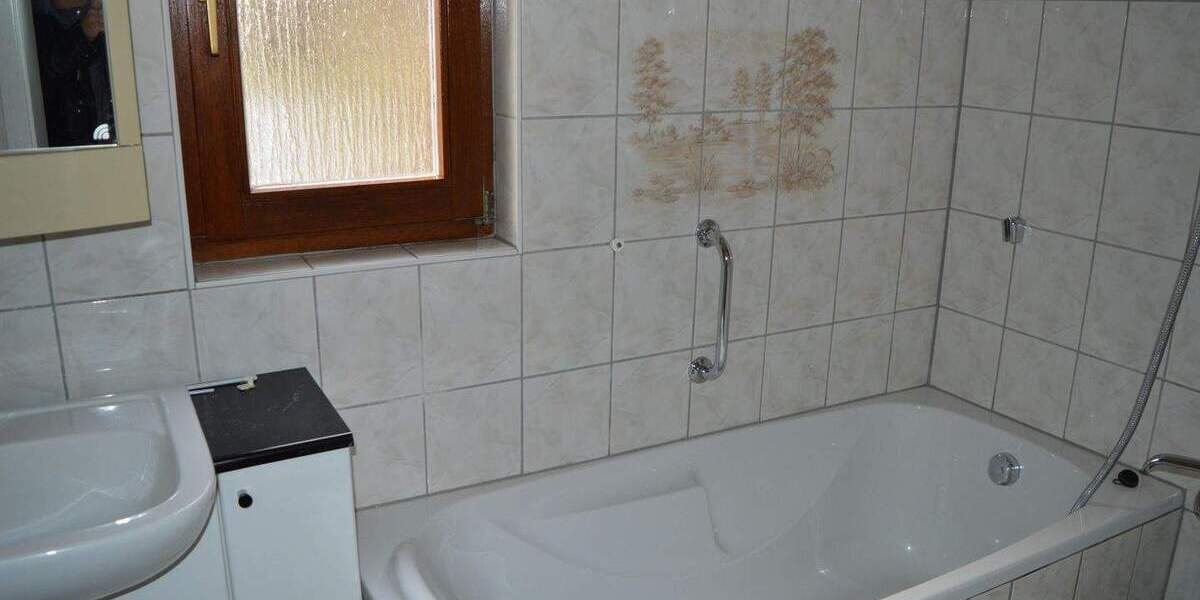 Einfamilienhaus Römhild Milz - 8 Zimmer, 150 m&sup2;, 72.000&euro; | Angebot:25668474