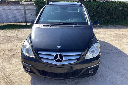 Mercedes B 180
