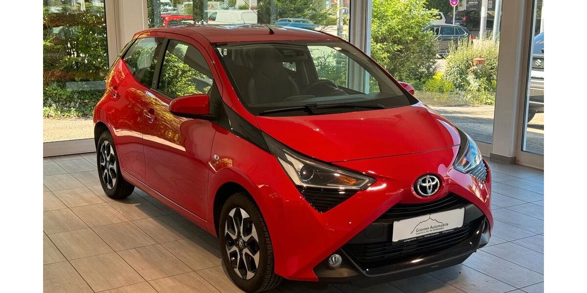 Toyota Aygo (X) 66.740 km 12.870 &euro; Sonthofen 87527
