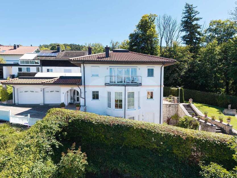 Haus zum Kaufen in Bad Endorf 1.693.000 € 215 m²