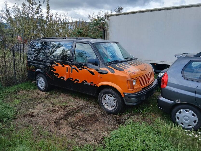 Chevrolet Astro 270.000 km 4.900 € Merenberg 35799