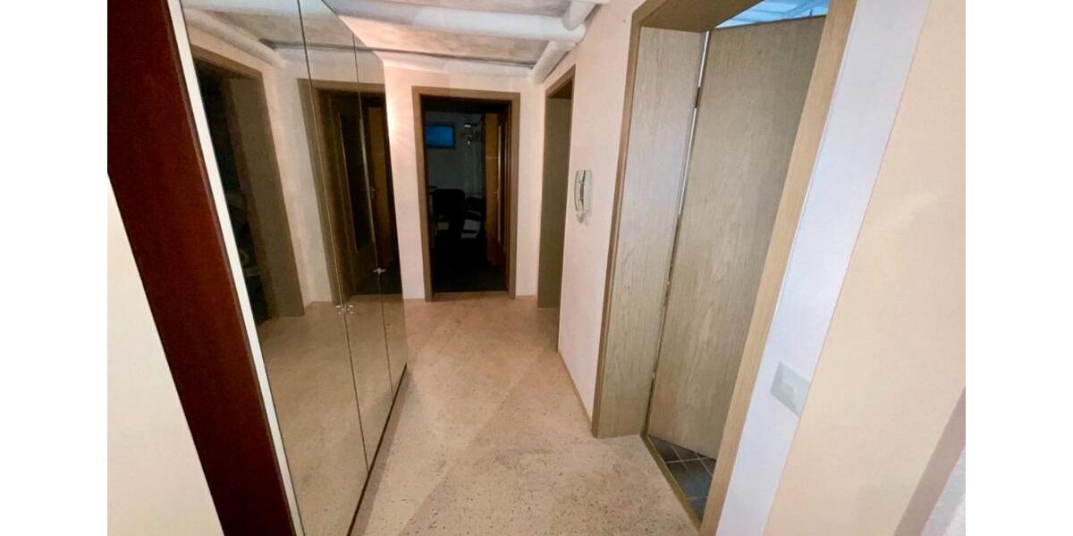 Einfamilienhaus Neustadt bei Coburg - 8 Zimmer, 235 m&sup2;, 1.550&euro; | Angebot:26480767