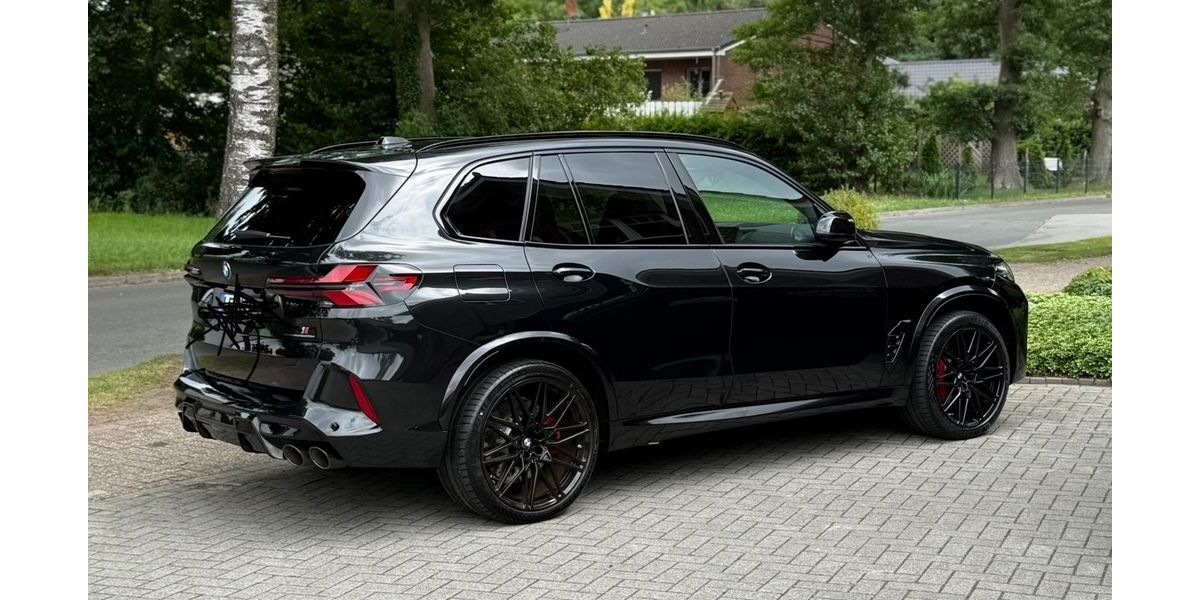 BMW X5 M 9.500 km 136.900 &euro; Uplengen 26670