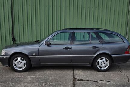 Mercedes-Benz C 250 286.000 km 3.950 &euro; Rausdorf 22929