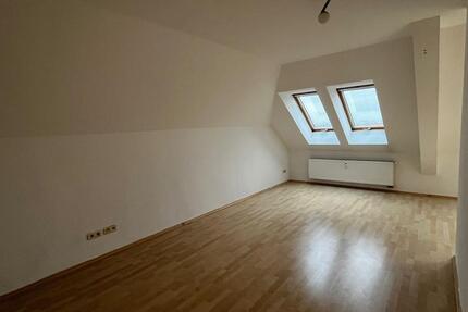 Wohnung Bitterfeld-Wolfen Wolfen - 2 Zimmer, 87 m&sup2;, 653&euro; | Angebot:17645335