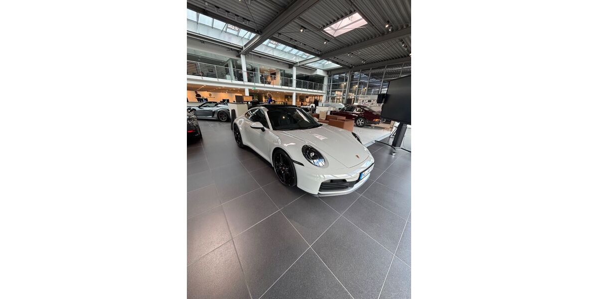 Porsche 992 16.900 km 145.911 &euro; Lübeck 23554