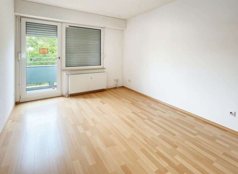 Wohnung zum Kaufen in Niederkassel 129.000 € 83 m² 4 zimmer