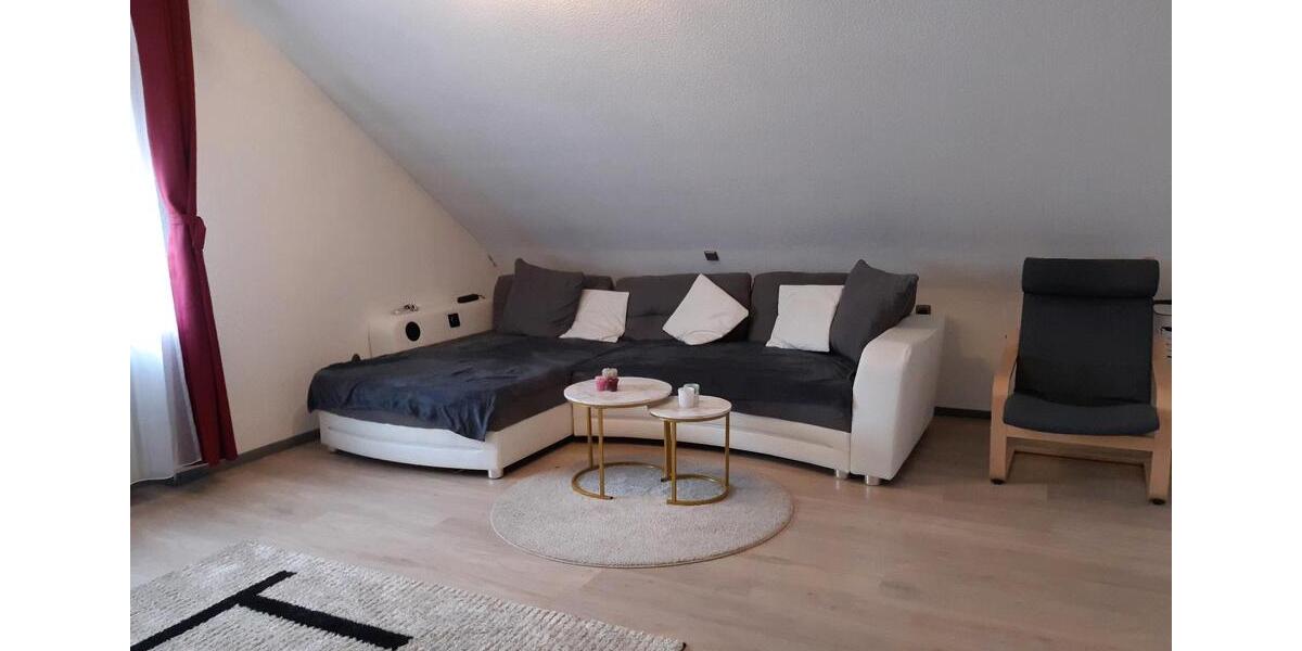 Dachgeschoßwohnung Walddorfhäslach - 5 Zimmer, 125 m&sup2;, 1.160&euro; | Angebot:25615150