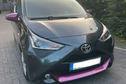 Toyota Aygo (X) 48.000 km 8.500 € Hamburg 22417