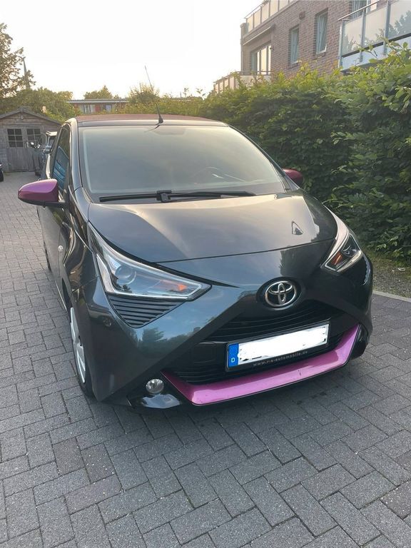 Toyota Aygo (X) 48.000 km 8.500 € Hamburg 22417