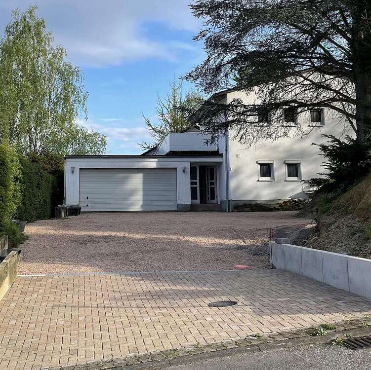 Haus zum Kaufen in Neckargemünd-Waldhilsbach 850.000 € 270 m²