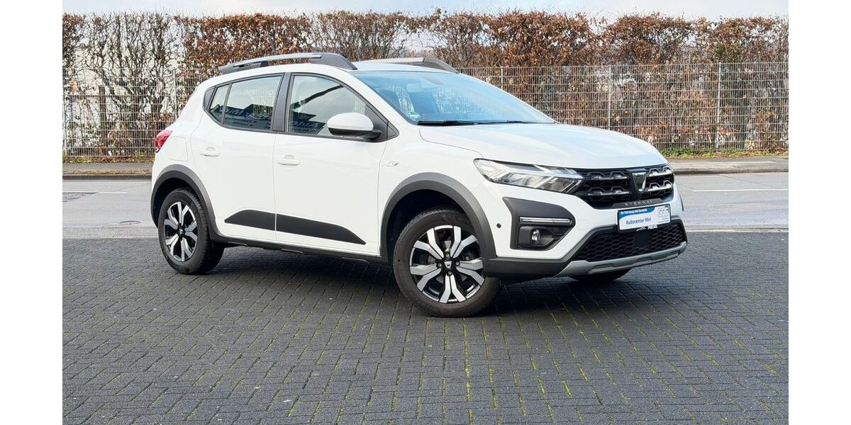 Dacia Sandero 22.400 km 15.699 &euro; Wuppertal 42329