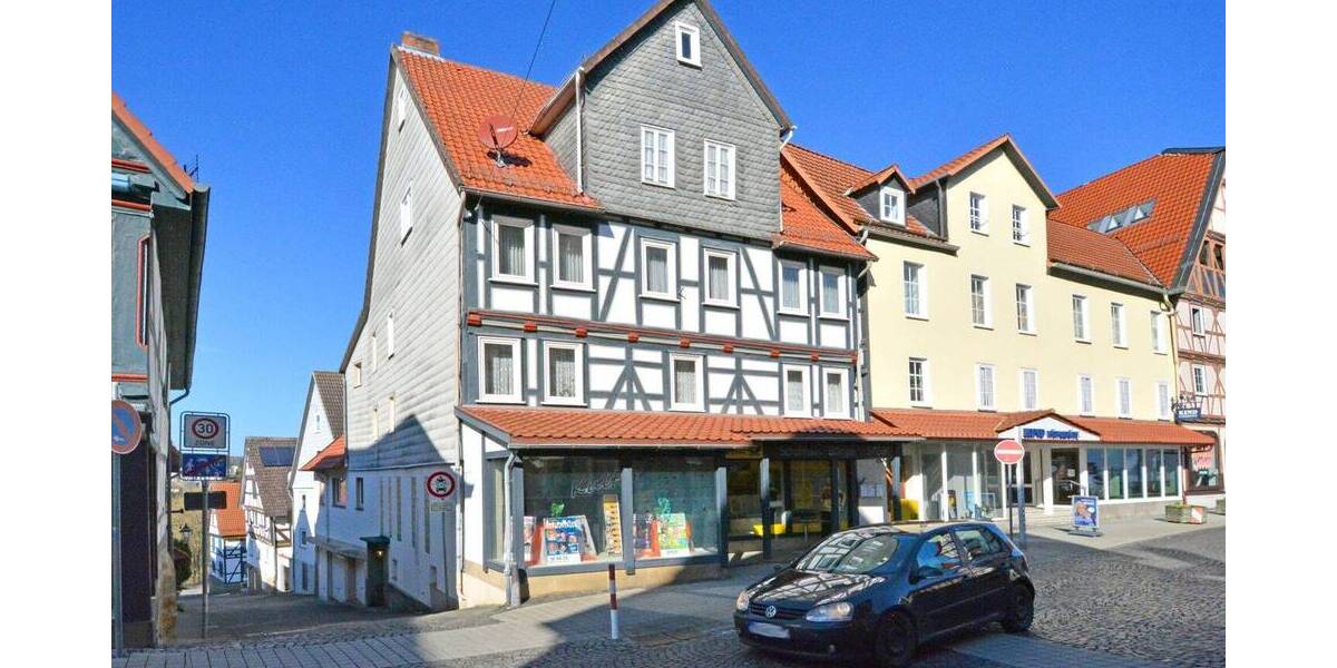 Mehrfamilienhaus, Wohnhaus Wolfhagen - 9 Zimmer, 258 m&sup2;, 180.000&euro; | Angebot:26730957