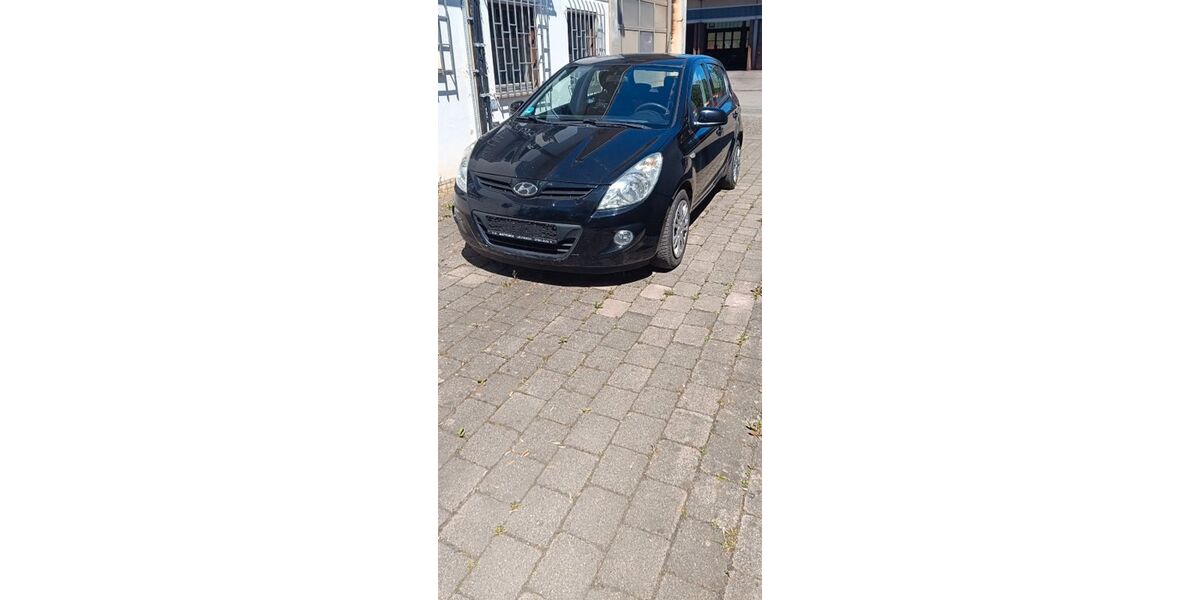 Hyundai i20 194.739 km 2.350 &euro; Memmingen 87700