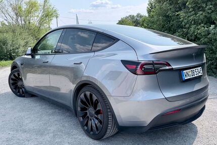 Tesla Model Y 34.726 km 41.200 &euro; Fellbach 70734