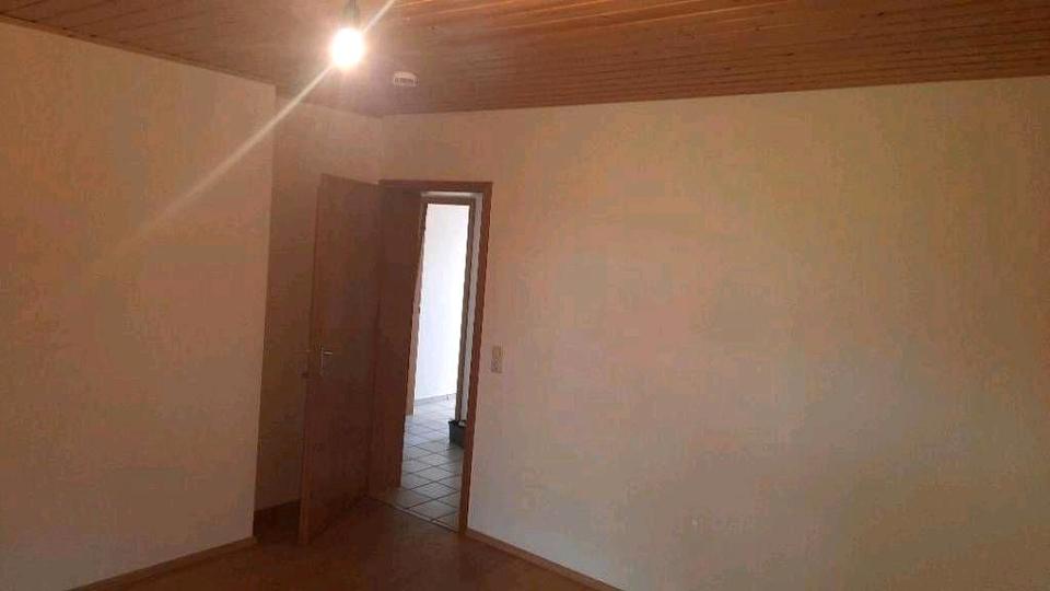 Dachgeschoßwohnung Dorfen - 3 Zimmer, 80 m&sup2;, 810&euro; | Angebot:26400481