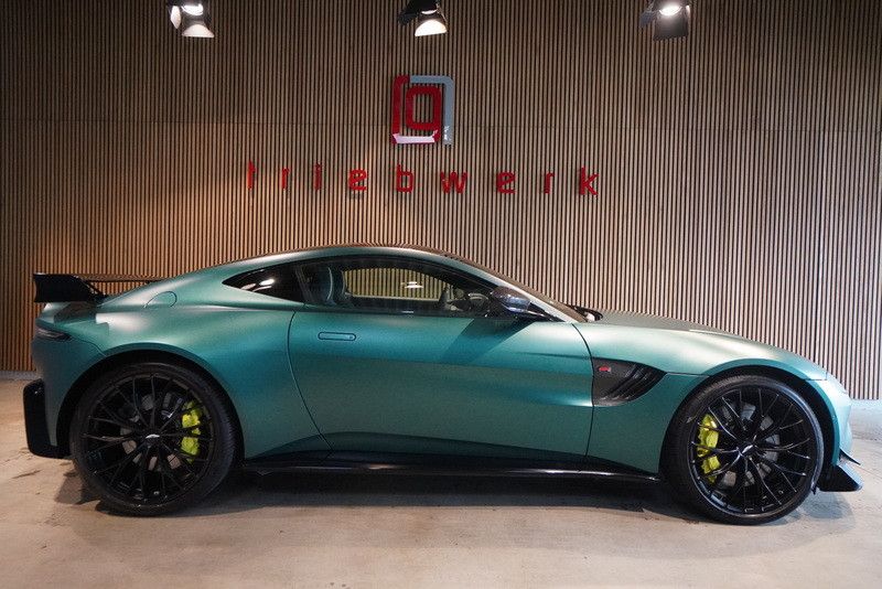 Aston Martin V8 Vantage 9.500 km 136.941 &euro; Duisburg 47228
