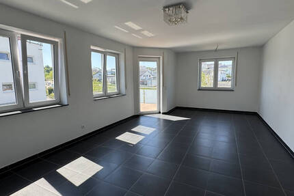 Neuwertige 4 Zimmer NeubauWohnung mit 2 Balkone und Garage Sofort Bezugsfrei in TOP Neubaulage