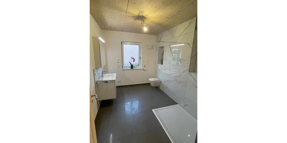 Etagenwohnung Irchenrieth - 3 Zimmer, 94 m&sup2;, 1.200&euro; | Angebot:26408105