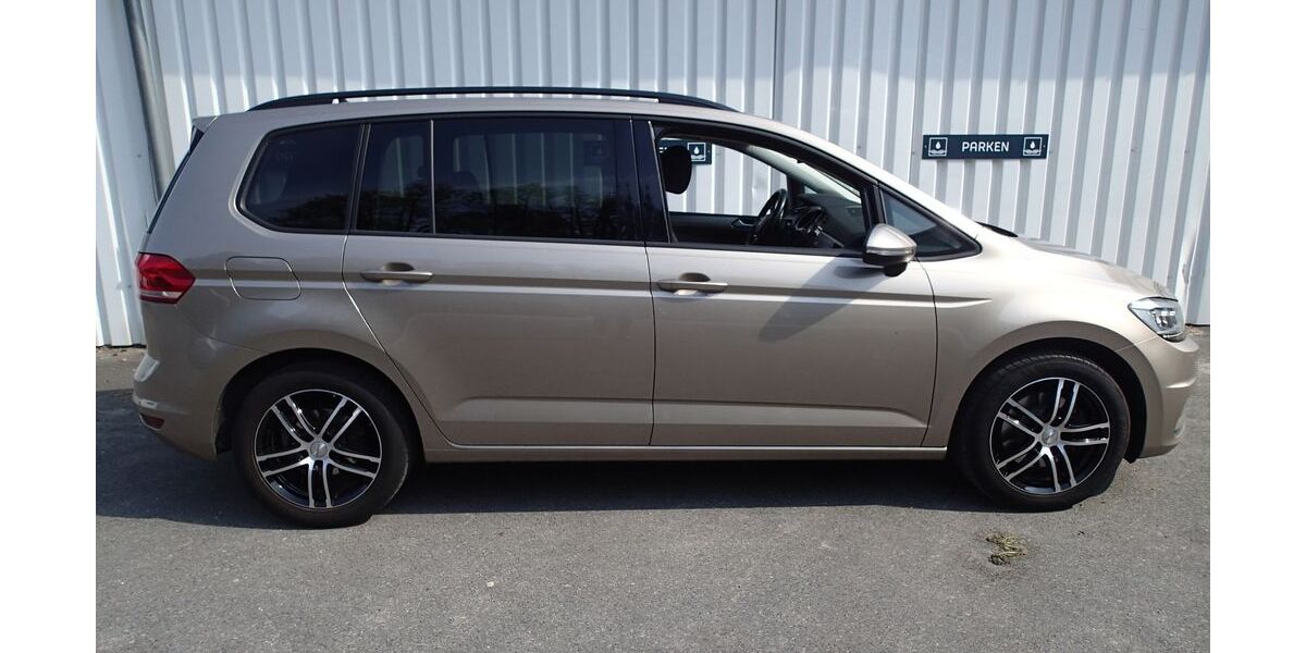 VW Touran 93.000 km 23.499 &euro; Neuenhagen bei Berlin 15366