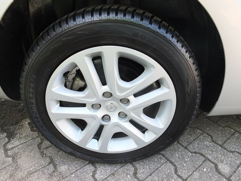 Opel Astra EDITION START-STOP NAVI KLIMA TEMPOMAT 98.758 km 9.904 € Köln 50858