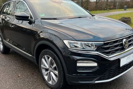 VW T-Roc 140.970 km 17.999 &euro; Stuttgart 70469