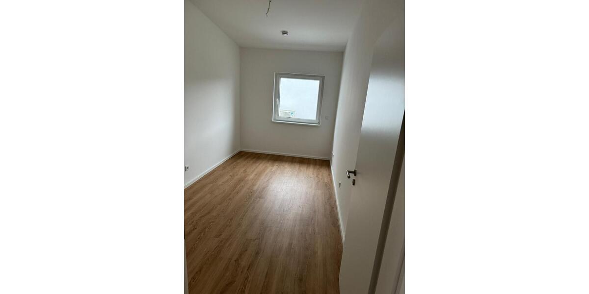 Etagenwohnung Emmerich am Rhein - 3 Zimmer, 86 m&sup2;, 890&euro; | Angebot:26415537