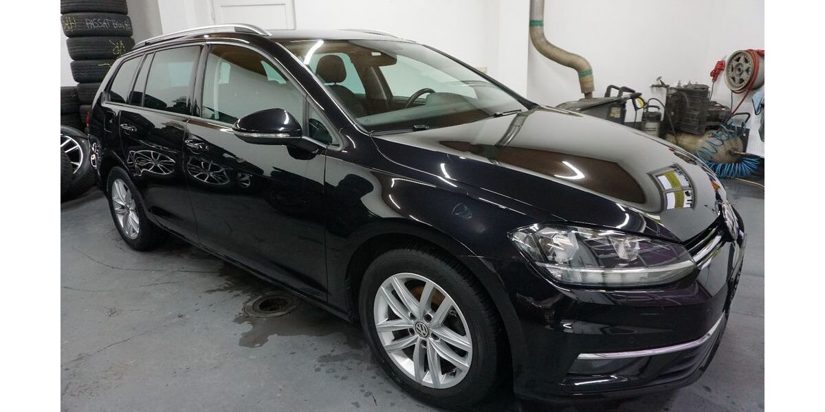 VW Golf 219.825 km 9.990 &euro; Cottbus 03042
