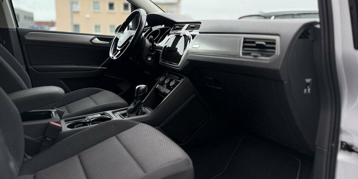 VW Touran 7 Sitze / Automatik / AHK / 1. Hd / Navi 110.000 km 23.490 &euro; Mönchengladbach 41066