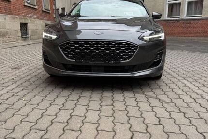 Ford Focus 128.837 km 14.300 € Coburg 96450