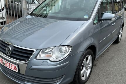 VW Touran 135.600 km 8.200 € Bremen 28215