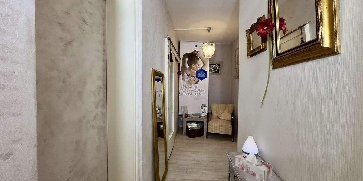 ?? Frankfurt-Goldstein: Gepflegtes 2-Familienhaus mit Garten, Garagen & Bonus zimmer