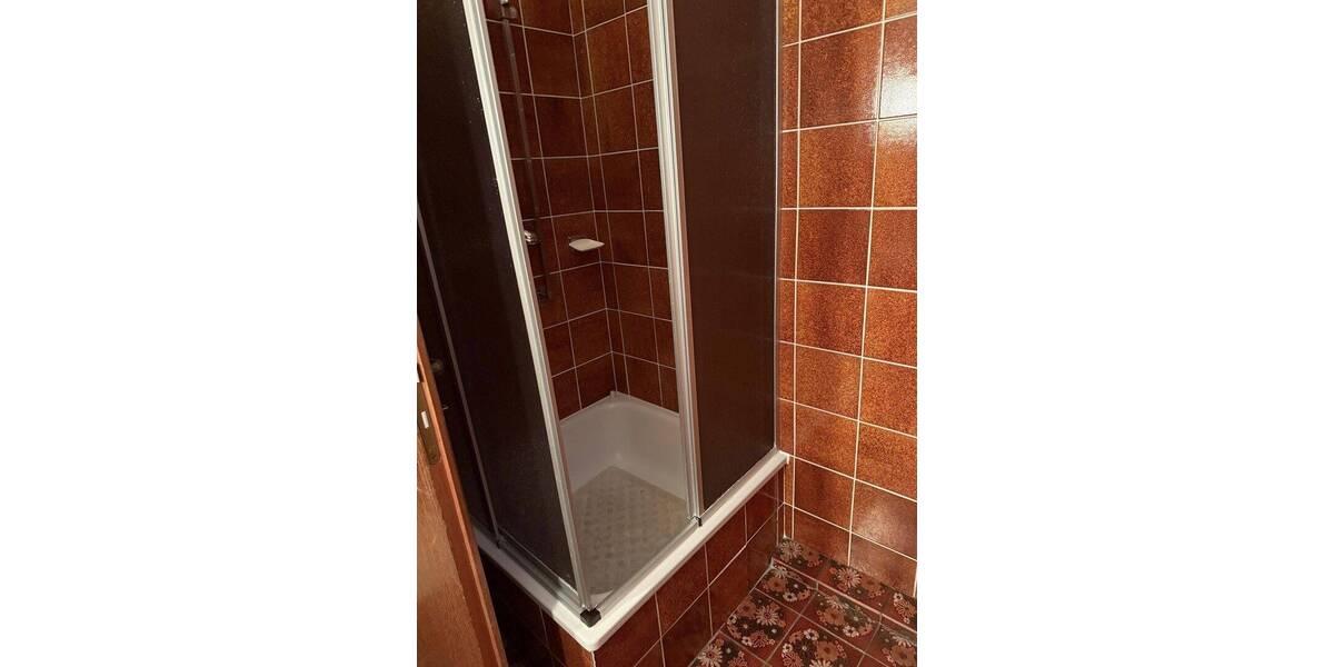 Lichtdurchflutete Wohnung in Zweifamilienhaus mit großem Balkon in Krefelder Bestlage zu vermieten 3 zimmer