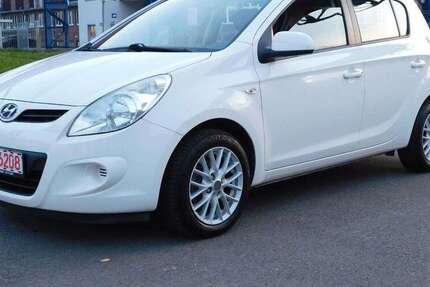 Hyundai i20 94.275 km 3.499 &euro; Mülheim an der Ruhr 45473