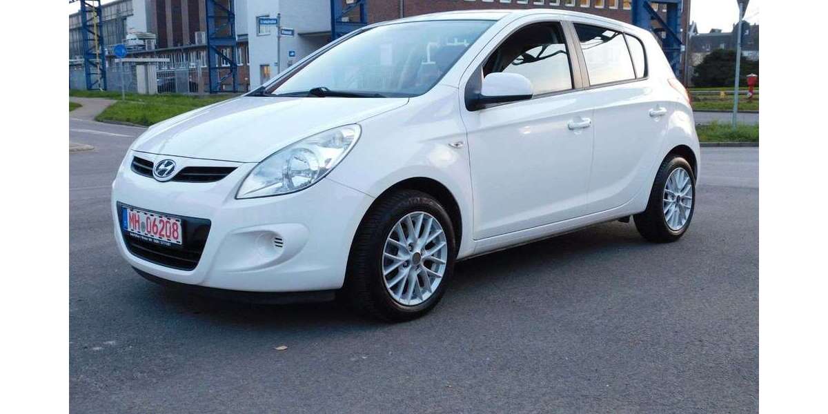 Hyundai i20 94.275 km 3.499 &euro; Mülheim an der Ruhr 45473