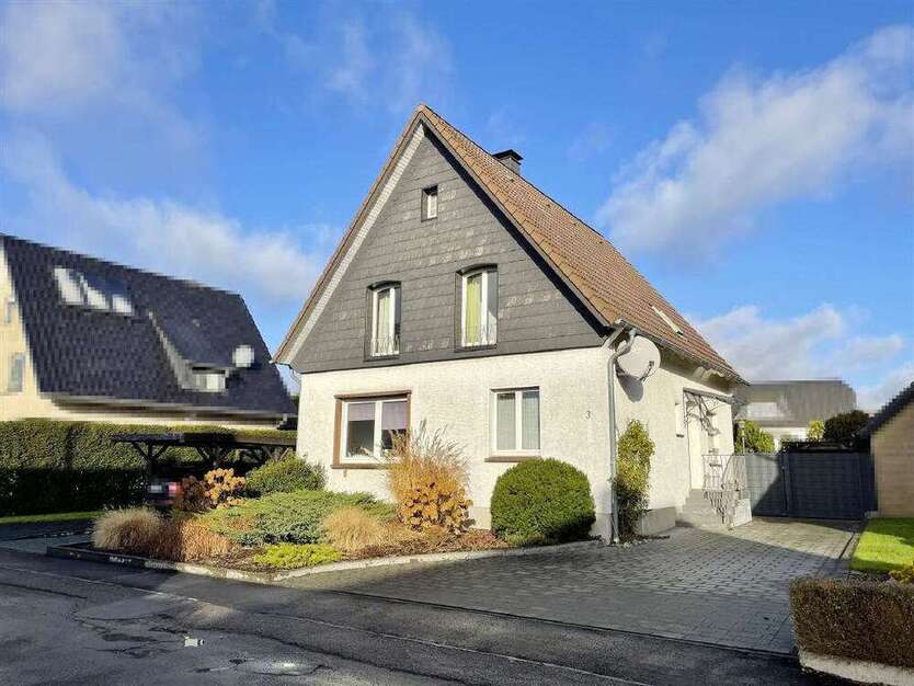 Haus zum Kaufen in Lage 350.000 € 176.42 m²