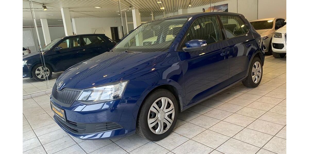 Skoda Fabia 79.853 km 7.950 &euro; Berlin 12349