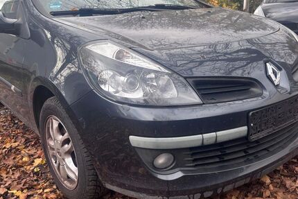 Renault Clio 102.000 km 4.490 &euro; Berlin 14167