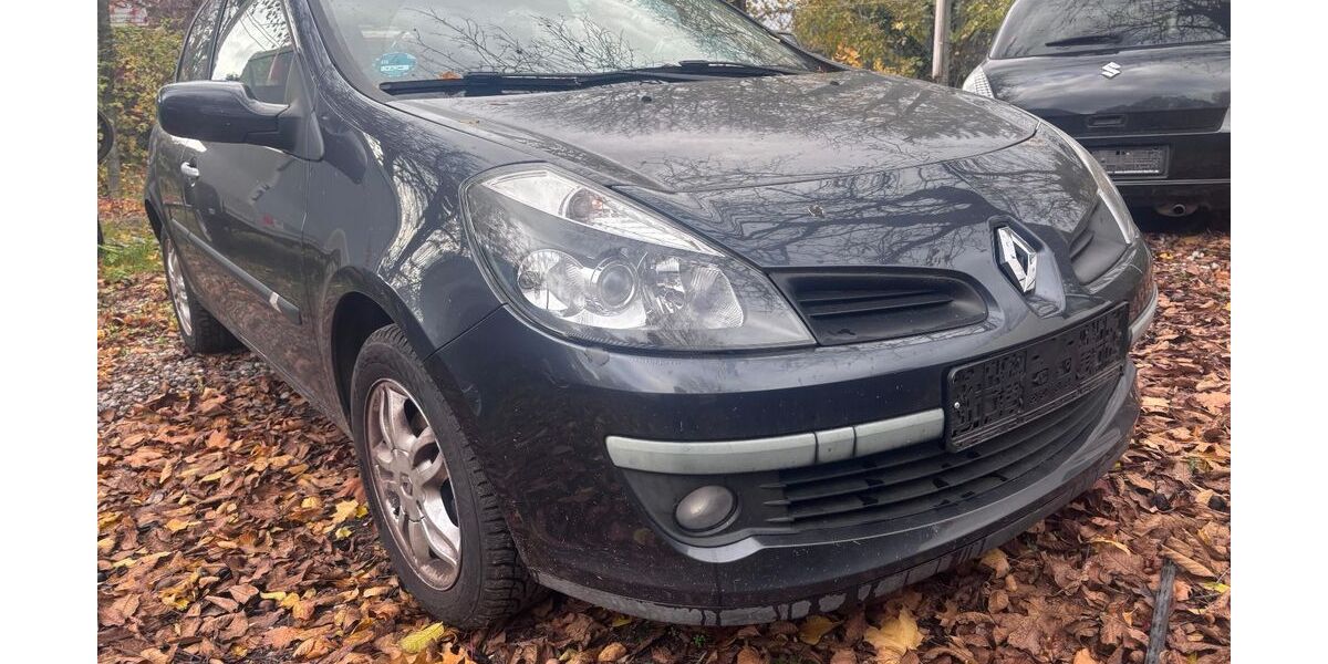 Renault Clio 102.000 km 4.490 &euro; Berlin 14167