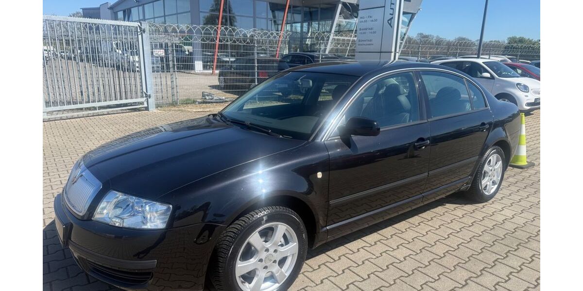 Skoda Superb 242.596 km 1.950 &euro; Achim 28832