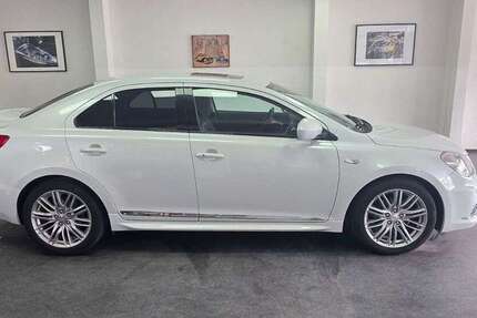 Suzuki Kizashi 114.000 km 7.900 &euro; Asperg 71679