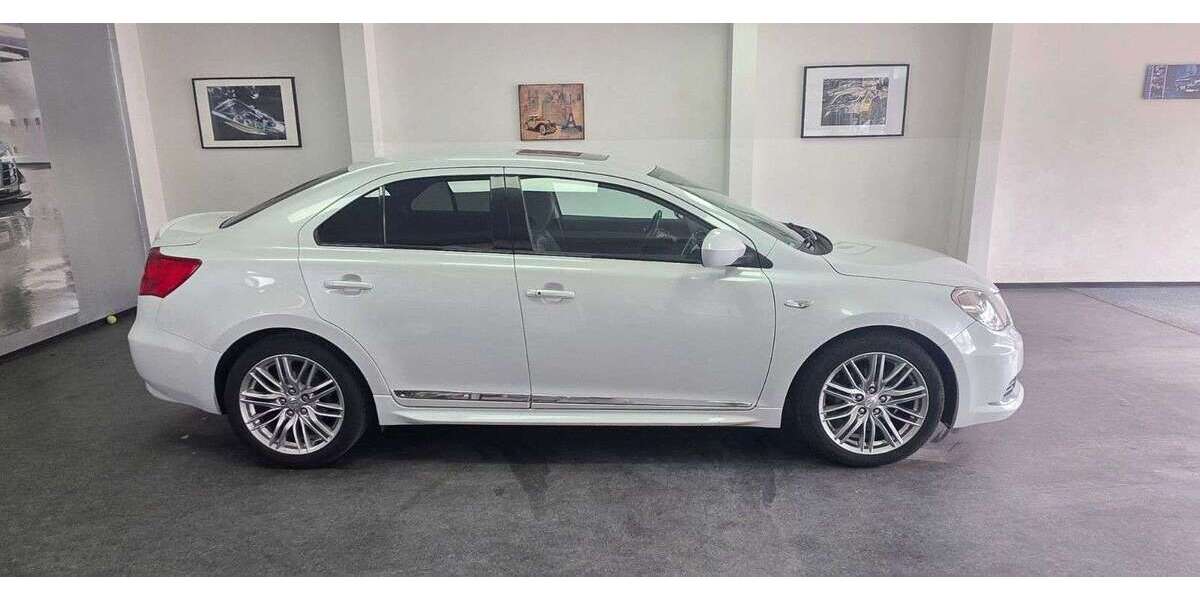 Suzuki Kizashi 114.000 km 7.900 &euro; Asperg 71679