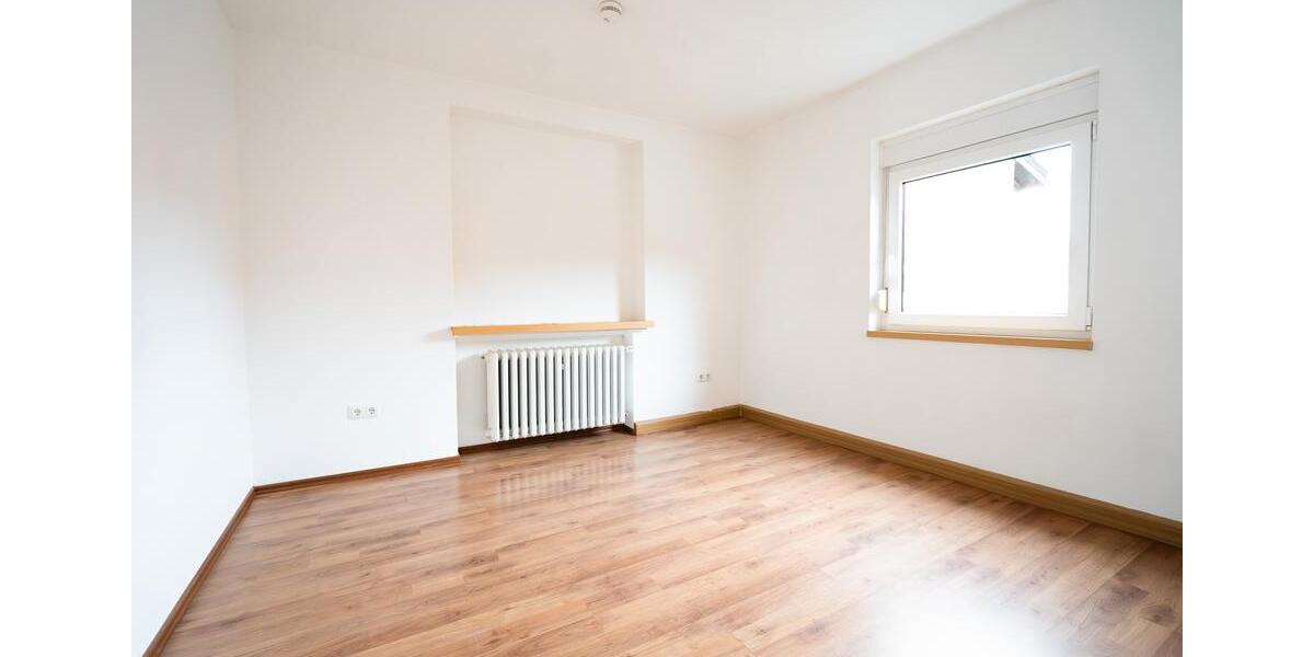 Etagenwohnung Ostheim vor der Rhön Ostheim v.d.Rhön - 3 Zimmer, 110 m&sup2;, 690&euro; | Angebot:25885054